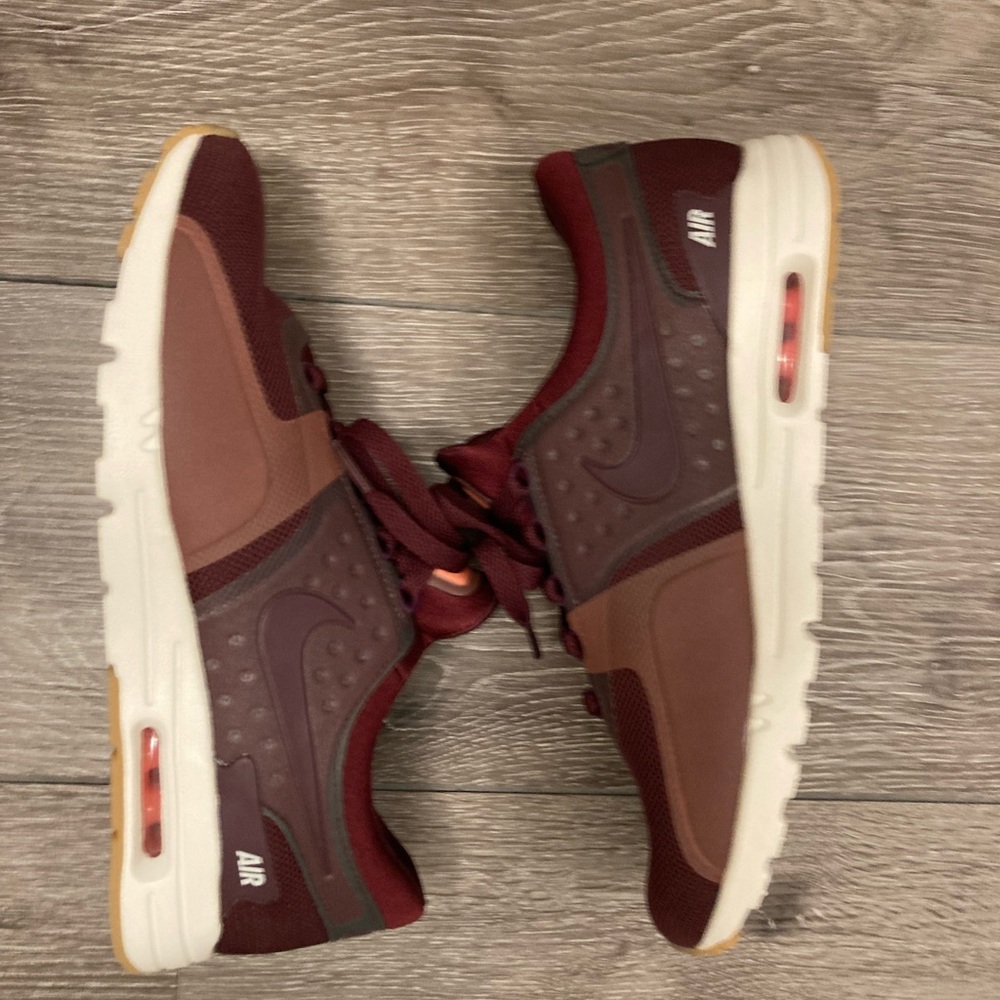 Nike Air Max Zero Womens size 10
